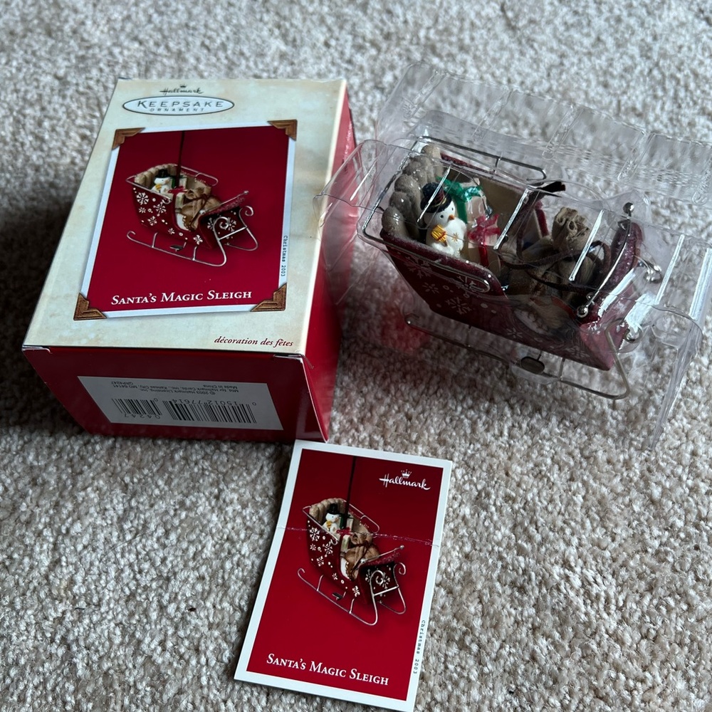 Santa's Magic Sleigh Hallmark Christmas Ornament 2003
